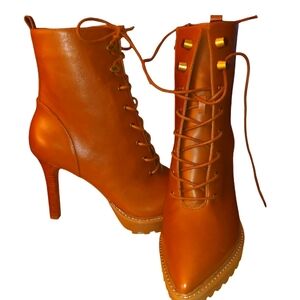 NIB Michael Kors Lace-Up Boots 8M